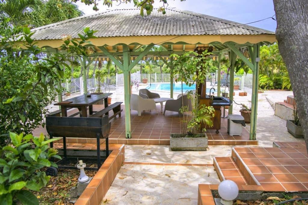 Вилла Le Domaine De Boisvin Сент-Анн Экстерьер фото